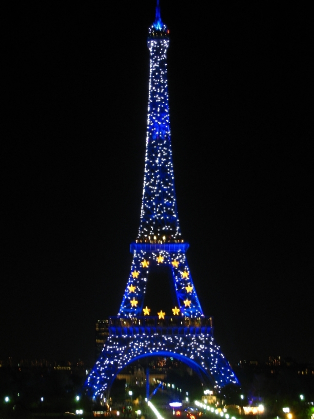 Eiffel Tower Sparkles on the